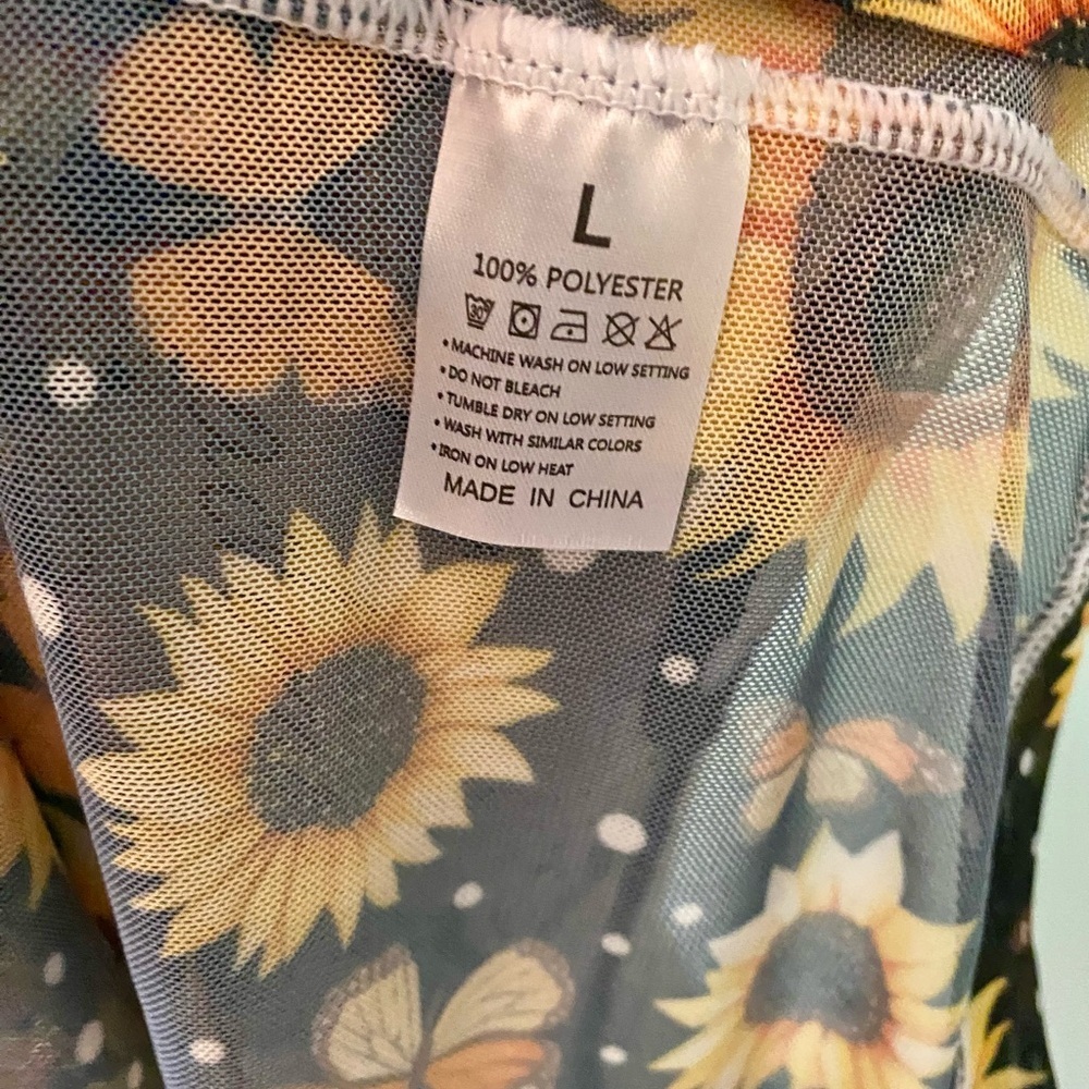 Sunflower Print Women's Top - Picture 5 of 5